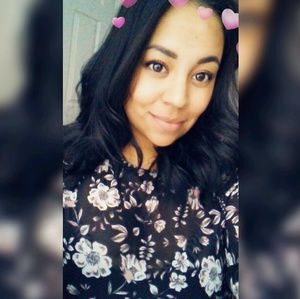 Meet your Posher, Daniela